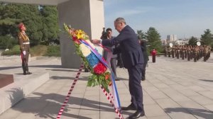 С.В.Лавров возложил цветы к монументу Освобождения Кореи Советской Армией