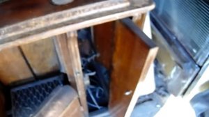 Старая швейная машинка "Зингер"