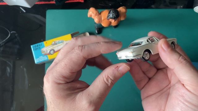 Corgi Club Saint Volvo Review смотреть онлайн