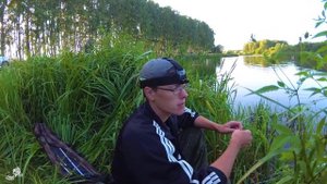 Ловля КАРАСЯ на ПЕРЛОВКУ С ЧЕСНОКОМ. Рыбалка на ПОПЛАВОЧКУ