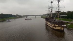 Корабли на реке Волхов. Великий Новгород