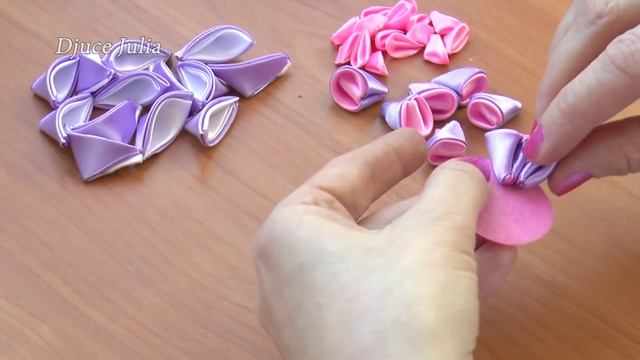 ЦВЕТОК КАНЗАШИ из атласных лент / Kanzashi Flower - Tutorial / Djuce Julia