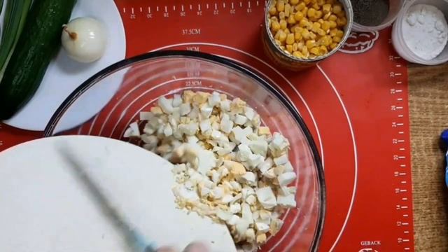 Салат из курицы с огурцом и с кукурузой /вкусный салат с курицей ,с кукурузой и огурцом
