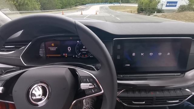 Skoda Octavia 2016 vs 2020. Egy haverom szemén keresztül is összehasonlítjuk. - AutóSámán смотреть онлайн