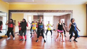 #zumba #sola #zin92 ZUMBA CLASS - SOLA | ZIN 92 - REGGAETON | Zumba Choreography