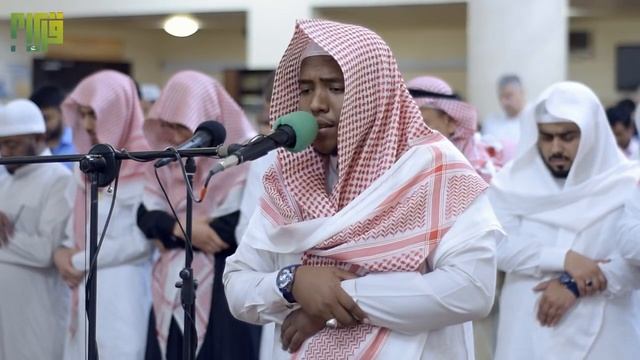 ?Красивое чтение Корана Абдуллаh Альмуалим? смотреть онлайн