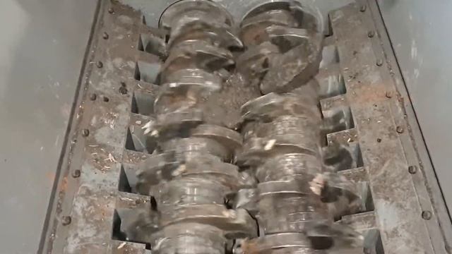 Шредер ТИТАН 600 перерабатывает камни смотреть онлайн