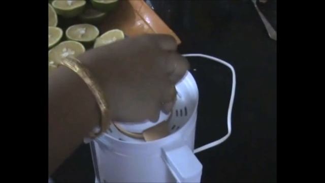How to Use a citrus juicer смотреть онлайн