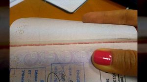 Зачем в паспорте нужна клейкая лента между страницами!