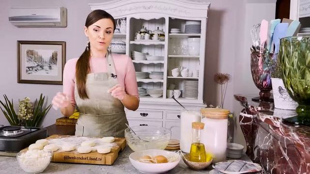 РЕЦЕПТ СЫРНИКОВ. Приготовь эти пышные сырники, удиви своих друзей.Рецепты от Юлии Бенкендорф #ФудГи смотреть онлайн