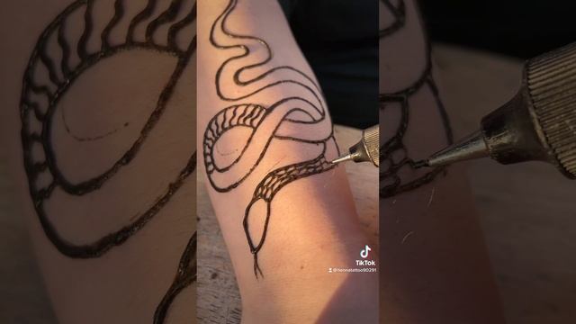 SNAKES ? ARM HENNA Tattoo #viral