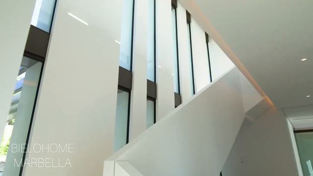 Bиллы в загородном сообществе в районе Бенаавис. Элитная недвижимость в Испании. Коста дель Соль