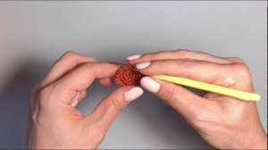 Вязание детали для игрушки крючком наизнанку.