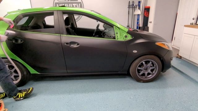 timelapse removal of vinyl wrap on passenger side смотреть онлайн