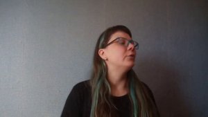 Как отучить собаку лаять на звуки за дверью?