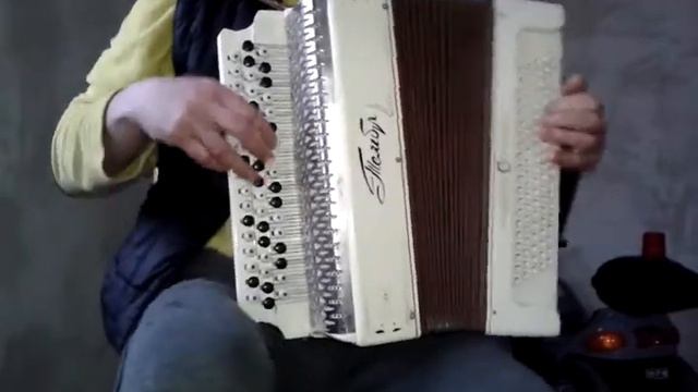 Відеоогляд Редкий білий Баян Тембр смотреть онлайн