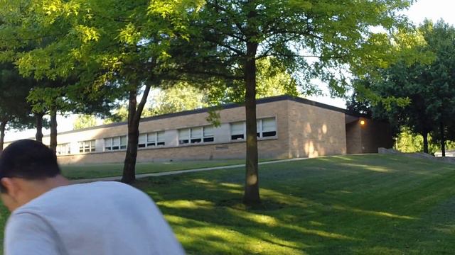 Julian & G Skating Around смотреть онлайн