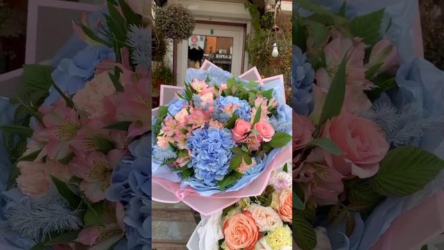 А какой нравится больше? #букет #звенигород #цветы #флорист #букетназаказ #любовь #цветымаме #розы