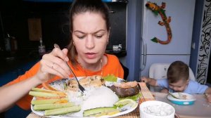 МУКБАНГ ФОРЕЛЬ, РИС,ШАМПИНЬОНЫ ПОД СЫРОМ, ОВОЩИ/MUKBANG