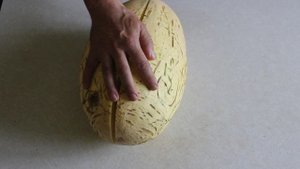 Дыня Желтая торпеда в разрезе.