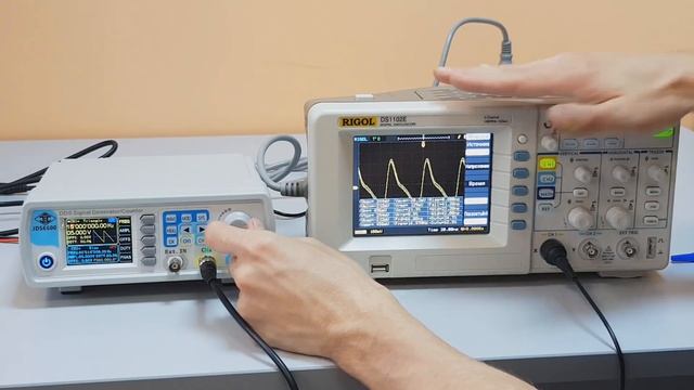 Генератор сигнала JDS6600 Прорыв года смотреть онлайн