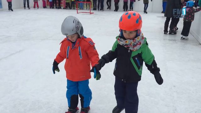 Kinder auf dem Eisfeld смотреть онлайн