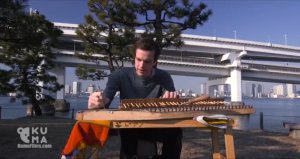 Музыкальный инструмент из палочек для еды