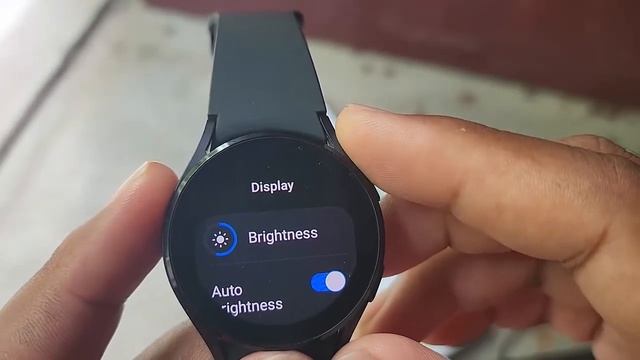 Samsung Galaxy Watch4 : How to turn on or off Raise wrist to wake смотреть онлайн