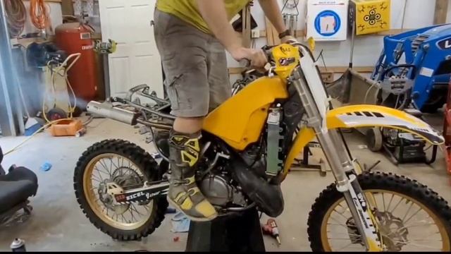 rmx250 first start! смотреть онлайн