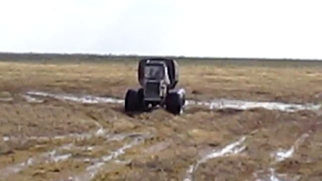 Вездеход 8х8 Соломономобиль-5 по топкому болоту смотреть онлайн