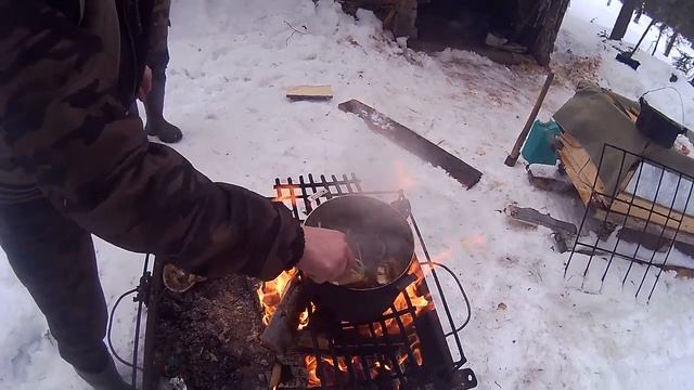 Поездка на избу, плов из медвежьих лап. смотреть онлайн