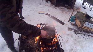 Поездка на избу, плов из медвежьих лап.