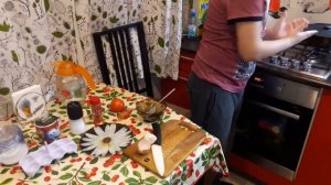 Готовим яичницу с сосисками. Как приготовить яичницу.
