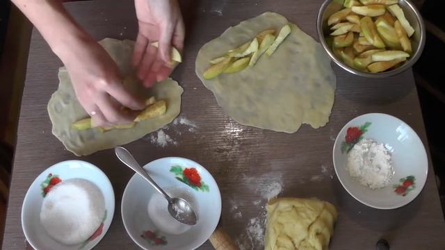 Вертута (штрудель, рулет) с яблоками - вегетарианский рецепт
