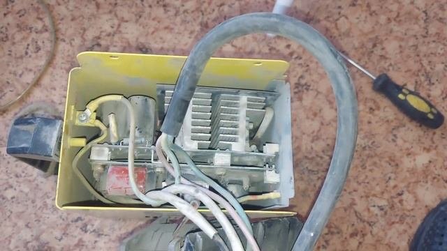 Сварочный апарат Esab Handy Arc 160i,перебои с работой.
