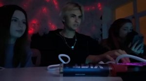 АКУЛИЧ И ВАФОМ ЗАПИСАЛИ ТРЕК НА СТРИМЕ