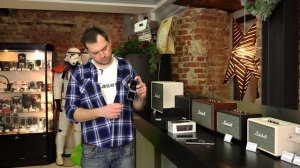 Знакомимся с телефоном Marshall London