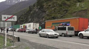 На границе России и Грузии образовались многочасовые пробки