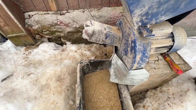 Деревенские будни. Март. Рассада огурцов. Подогрев в теплице. смотреть онлайн