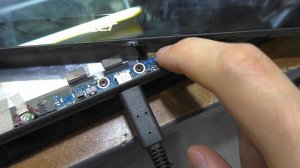 Не включается / Не заряжается. Планшет Acer Iconia Tab A700 / A701