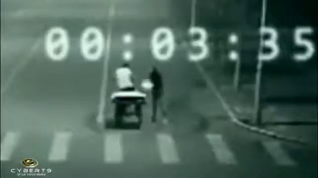 АНГЕЛ СПАС ЧЕЛОВЕКА ОТ СМЕРТИ! Снято на камеру...