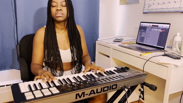 M pare Stan - Piano Version смотреть онлайн