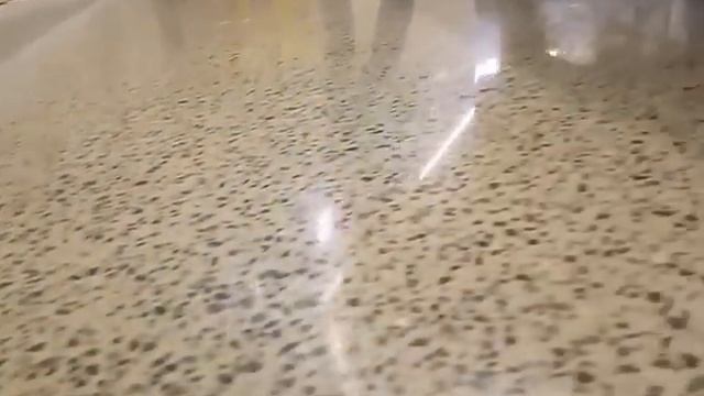 Решение проблем с бетонным полом. Полированный пол с упрочненным верхним слоем.