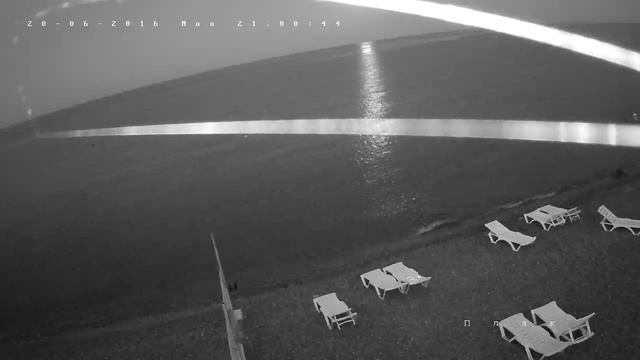 Вебкамера "Пляж Дубны". Запись 20.06.2016 21:00:02 смотреть онлайн