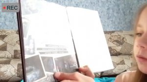 ОБЗОР НА КНИГУ ПО FIVE NIGHTS AT FREDDY'S ФАЙЛЫ ФРЕДДИ?!