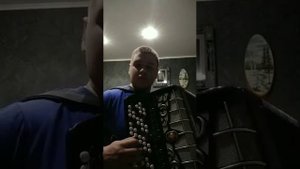 На баяне Ирек Мутыгуллин.