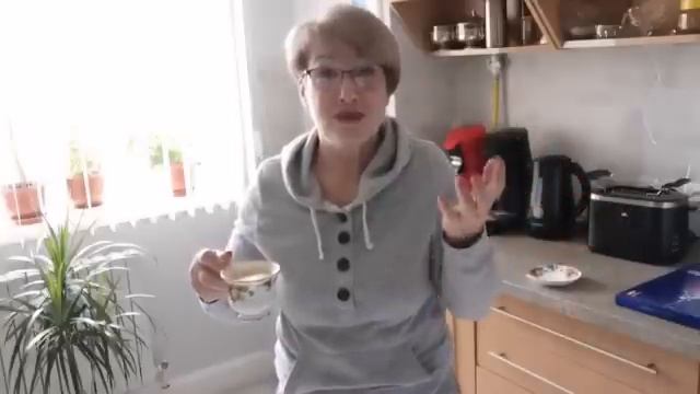 207.... Как Каролиша поезд догоняла. смотреть онлайн