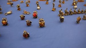 Фигурки из бронзы с янтарем