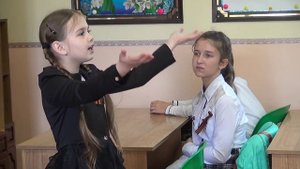 Рисуют мальчики войну