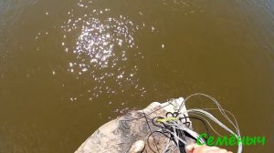 Удачная рыбалка на кастинговую сеть с лодки МКМ. Первые трофеи у Мишани.